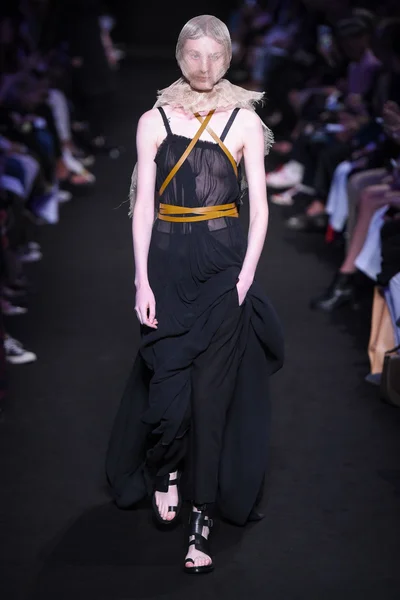 Look 13
